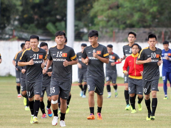 HLV Hoàng Văn Phúc cẩn trọng trước U23 Singapore ảnh 1