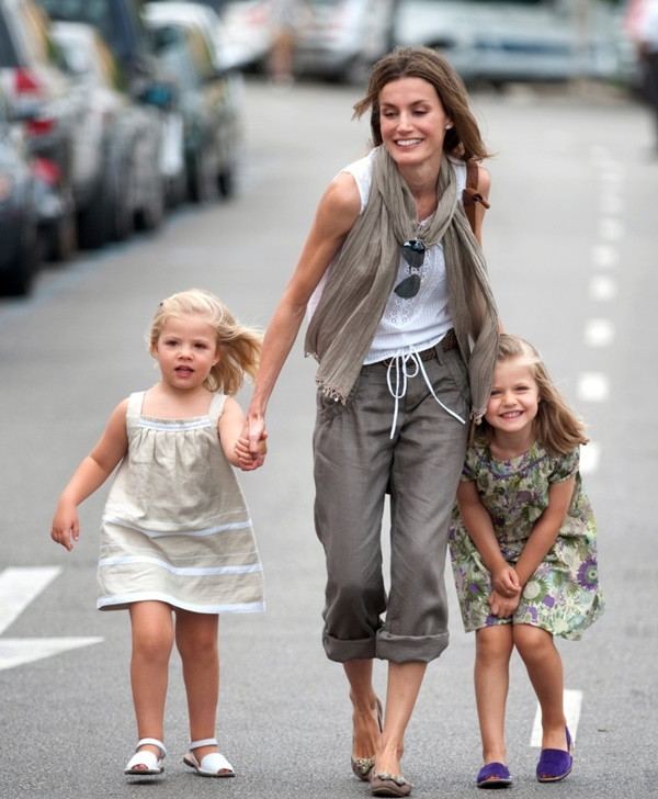 Các công chúa, hoàng tử bé "đốn tim" các tín đồ thời trang ảnh 9