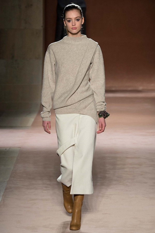 Mùa mốt Thu Đông 2015-16 mang xu hướng dấu ấn mới mẻ ảnh 29