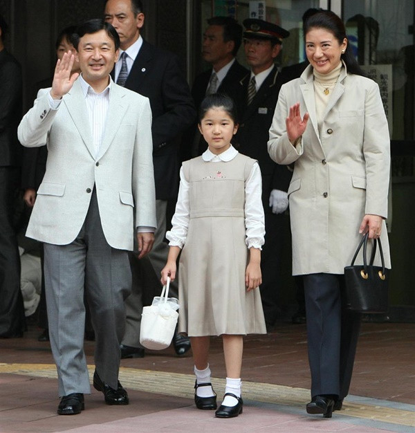 Các công chúa, hoàng tử bé "đốn tim" các tín đồ thời trang ảnh 14