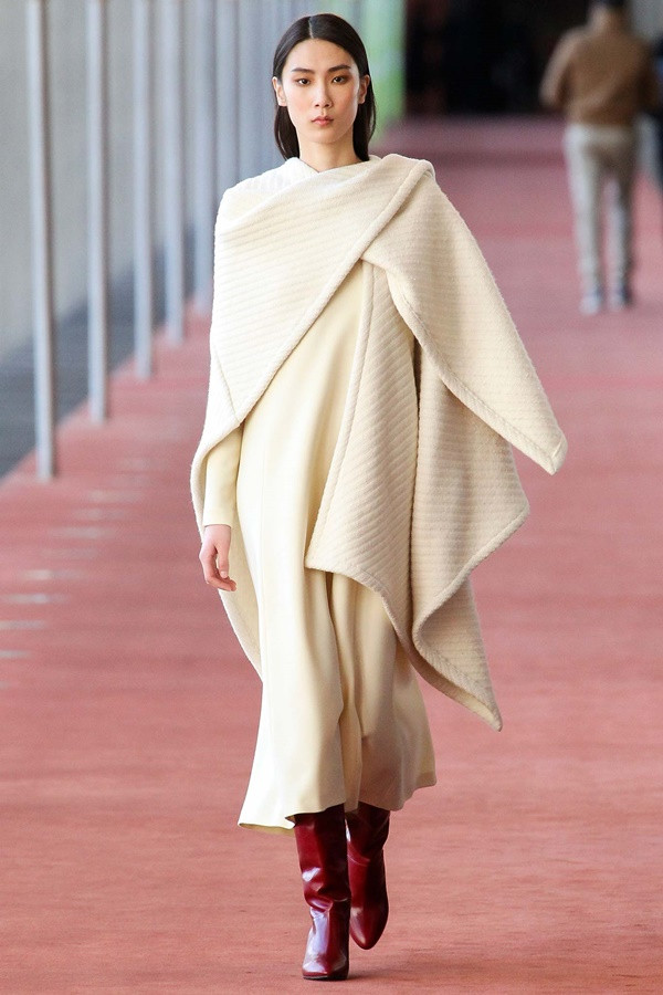 Mùa mốt Thu Đông 2015-16 mang xu hướng dấu ấn mới mẻ ảnh 23