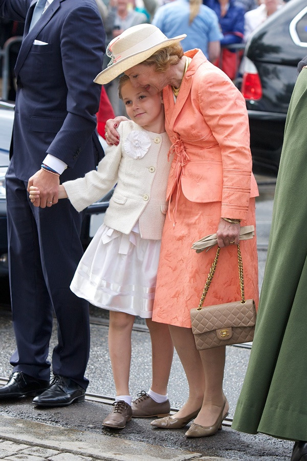 Các công chúa, hoàng tử bé "đốn tim" các tín đồ thời trang ảnh 17