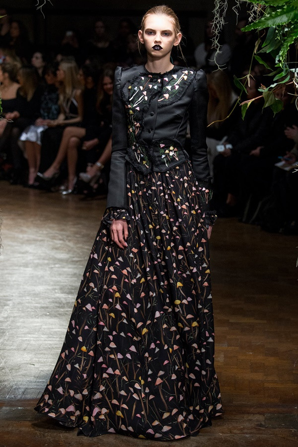 Mùa mốt Thu Đông 2015-16 mang xu hướng dấu ấn mới mẻ ảnh 9