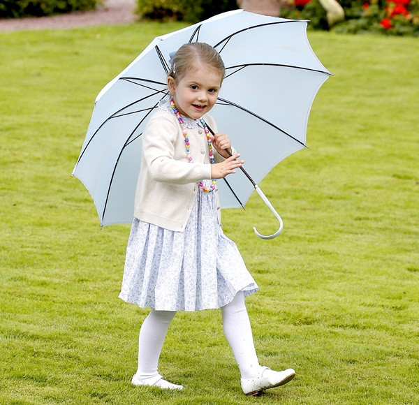 Các công chúa, hoàng tử bé "đốn tim" các tín đồ thời trang ảnh 8