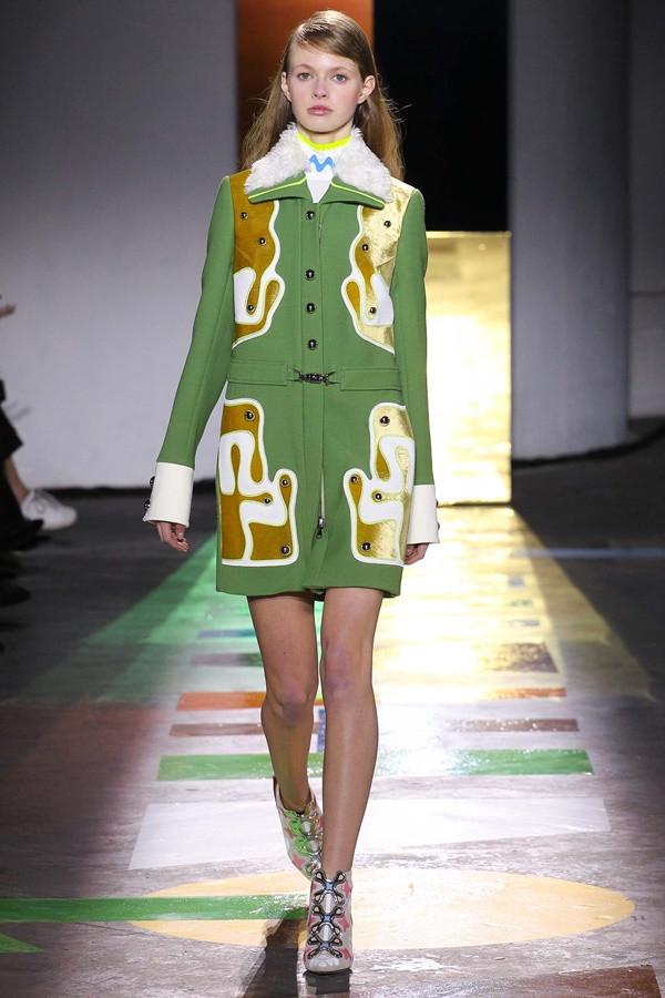 Mùa mốt Thu Đông 2015-16 mang xu hướng dấu ấn mới mẻ ảnh 17