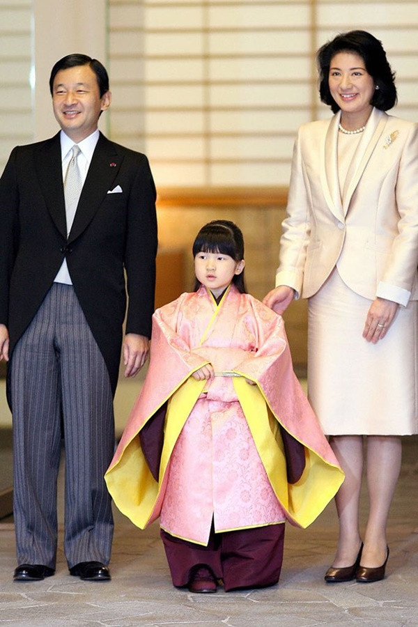 Các công chúa, hoàng tử bé "đốn tim" các tín đồ thời trang ảnh 13