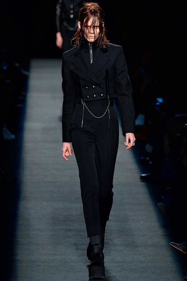 Mùa mốt Thu Đông 2015-16 mang xu hướng dấu ấn mới mẻ ảnh 7