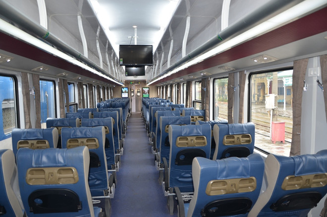 Đường sắt đưa 30 toa xe hiện đại vào khai thác dịp Tết Mậu Tuất ảnh 1