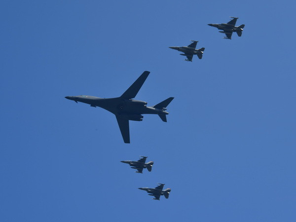 Mỹ, Nhật, Hàn tiến hành huấn luyện thể hiện sức mạnh trước Triều Tiên ảnh 1