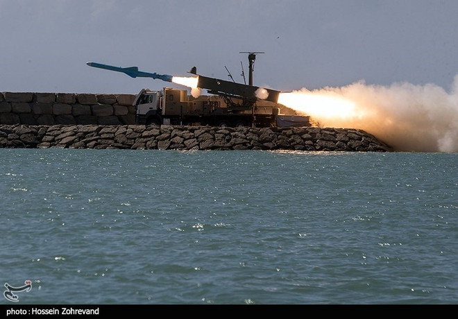 Hải quân Iran phóng thử tên lửa hải đối hải Qader và Qadeer ảnh 1