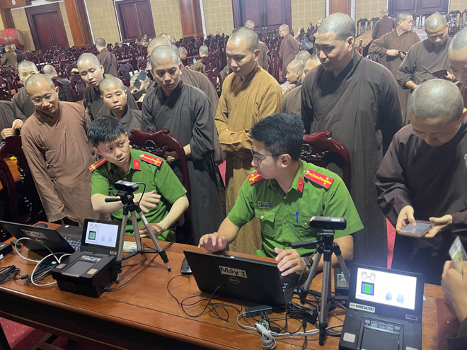 Hỗ trợ chức sắc, học viên Phật giáo đăng ký kích hoạt tài khoản VneID ảnh 1