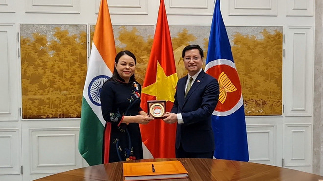 ttxvn pho_chu_tich_uy_ban_trung_uong_mttq_viet_nam_tham_va_lam_viec_tai_an_do3_resize.jpg