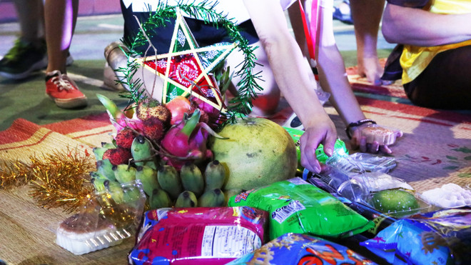 Du khách nước ngoài tái hiện Tết Trung thu cổ truyền tại Hà Nội ảnh 10