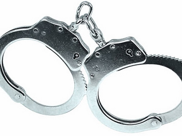 Khống chế đối tượng mang hung khí, đập phá phòng công chứng ảnh 1