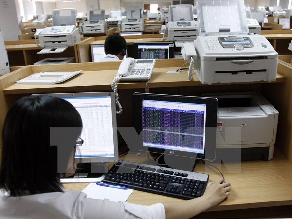 Năm mã chứng khoán tăng, giảm mạnh nhất trong tuần ảnh 1