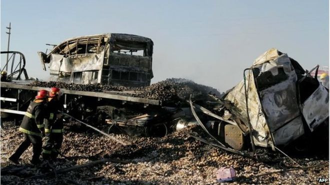 Hai xe khách va chạm kinh hoàng làm ít nhất 10 người thiệt mạng ảnh 1