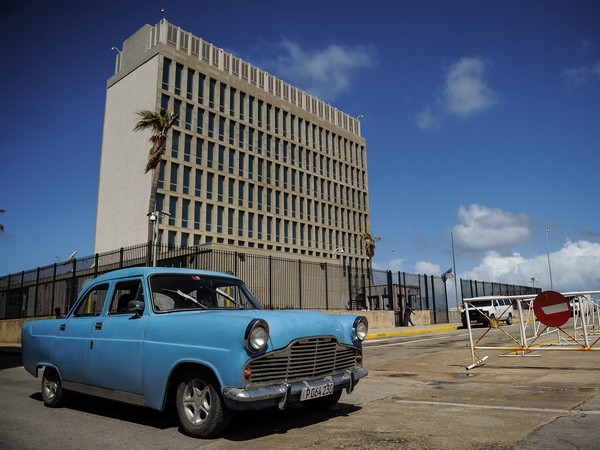 Đại sứ quán Mỹ tại Havana, Cuba. (Nguồn: AFP/TTXVN) Mỹ lần đầu thừa nhận không chắc chắn về cuộc tấn công 'sóng âm' ảnh 1