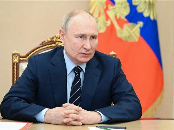 Tổng thống Nga Vladimir Putin phát biểu tại Moskva ngày 14/7/2023. (Ảnh: AFP/TTXVN) Nga bảo lưu quyền sử dụng bom chùm trong việc đáp trả Ukraine ảnh 1