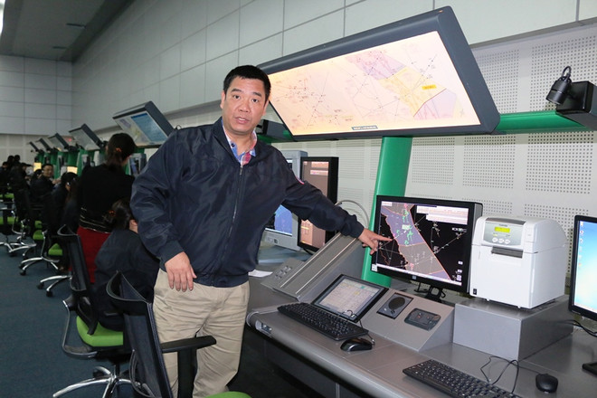 Chuyện của những cảnh sát giao thông điều hành trên… trời ảnh 2