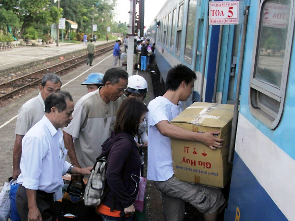 Ga Hà Nội tăng thêm 17 đôi tàu trong dịp nghỉ lễ 30/4 ảnh 1