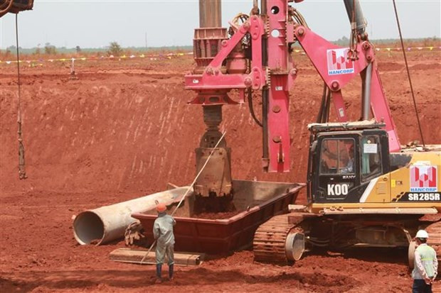 Gói thầu thi công cọc công trình nhà ga hành khách sân bay Long Thành. (Ảnh: Công Phong/TTXVN) Bộ trưởng GTVT: Kiểm soát chặt chẽ tiến độ sân bay Long Thành ảnh 2