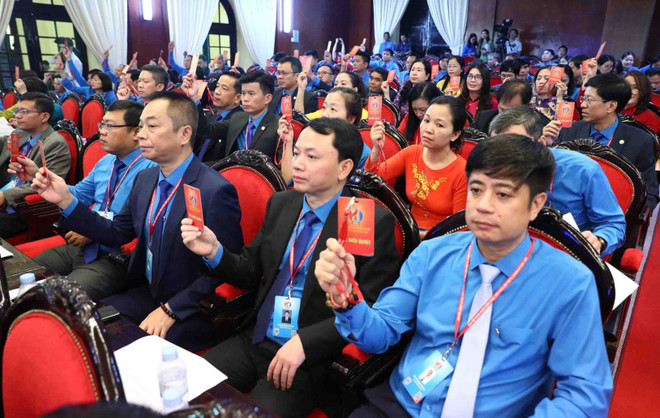 Các đại biểu biểu quyết tại Đại hội. (Nguồn: TTXVN) Khai mạc Đại hội Công đoàn Viên chức Việt Nam nhiệm kỳ 2023-2028 ảnh 7