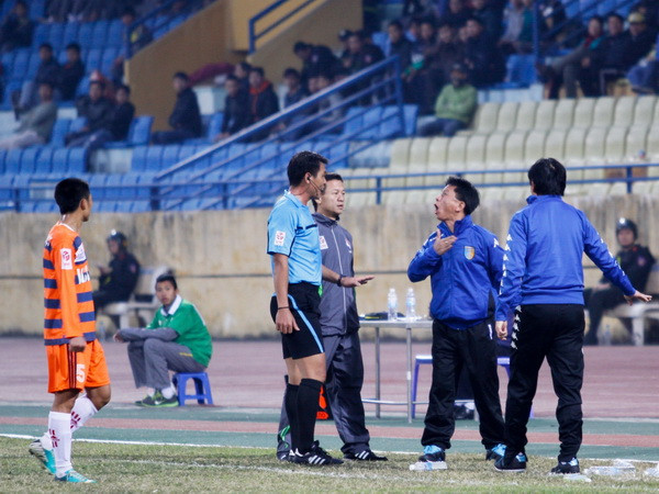 Nếu Abramovich cũng mắng trọng tài như bầu Hiển... ảnh 2