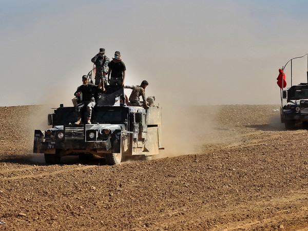 Phiến quân IS bắt giữ 550 gia đình làm "lá chắn sống" ở Mosul ảnh 1