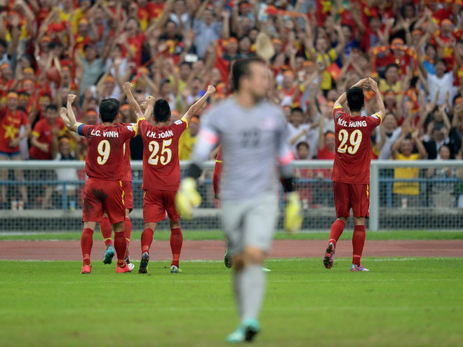 [Video] Cận cảnh Việt Nam ngược dòng đánh bại đội tuyển Malaysia ảnh 1