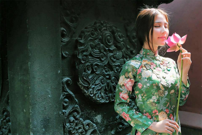 Học cách trang điểm rạng rỡ sắc hồng của các sao Việt ảnh 2