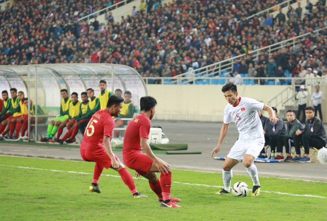 CLB Muangthong United muốn chiêu mộ hậu vệ Đoàn Văn Hậu ảnh 1