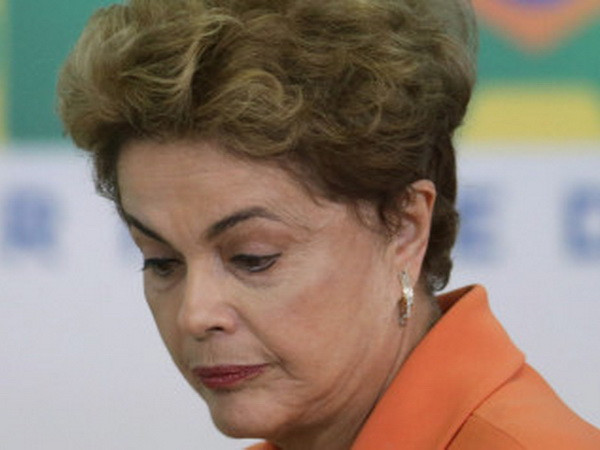 Brazil: Toàn bộ Nội các của bà Dilma Rousseff bị giải tán ảnh 1