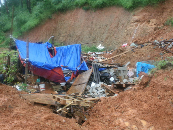 Cảnh báo nguy cơ lũ quét và sạt lở đất từ Hà Tĩnh đến Quảng Nam ảnh 1