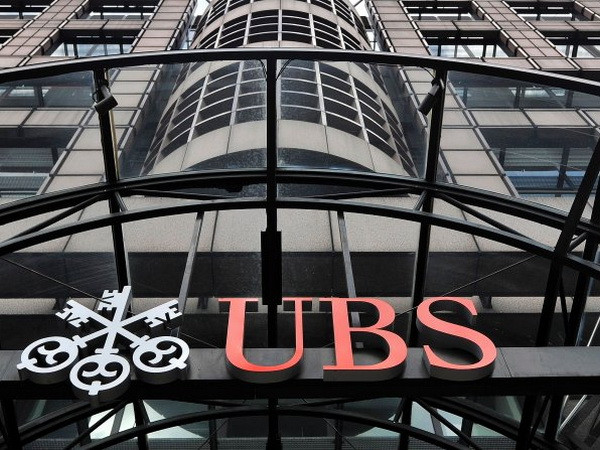 Ngân hàng UBS nộp phạt 300 triệu euro giải quyết bê bối trốn thuế ảnh 1