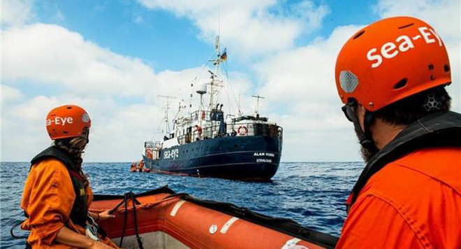 Italy yêu cầu tàu cứu hộ thuộc tổ chức Sea-Eye ngừng hoạt động ảnh 1