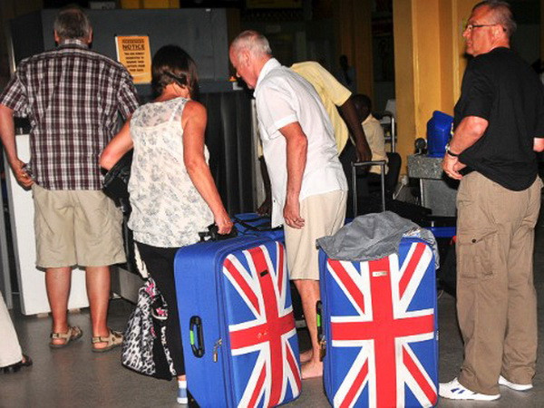 2 triệu người Anh bắt đầu kỳ nghỉ Hè vào cuối tuần này ảnh 1