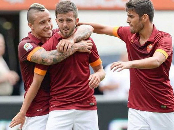 Cận cảnh siêu phẩm không tưởng làm tung lưới Man United ảnh 1