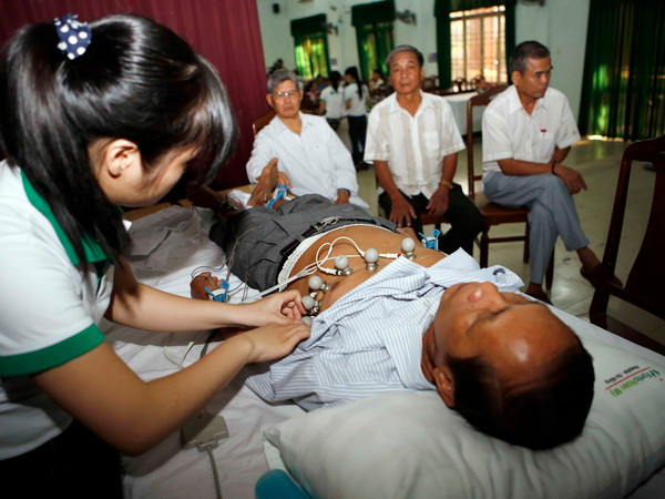 Đà Nẵng tổ chức khám và cấp thuốc miễn phí cho người cao tuổi ảnh 1