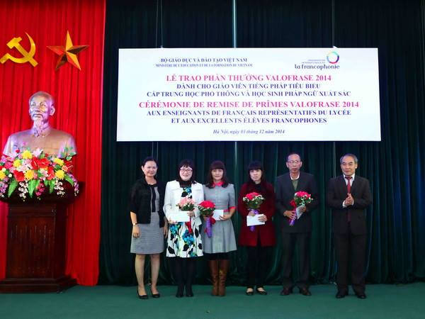 Trao phần thưởng Valofrase cho học sinh và giáo viên khối Pháp ngữ ảnh 1