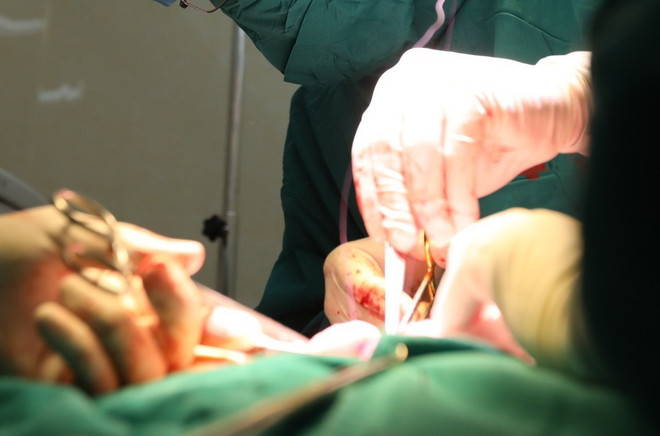 Đồng Nai: Cứu sống bệnh nhân mất gần 90% lượng máu trong cơ thể ảnh 1