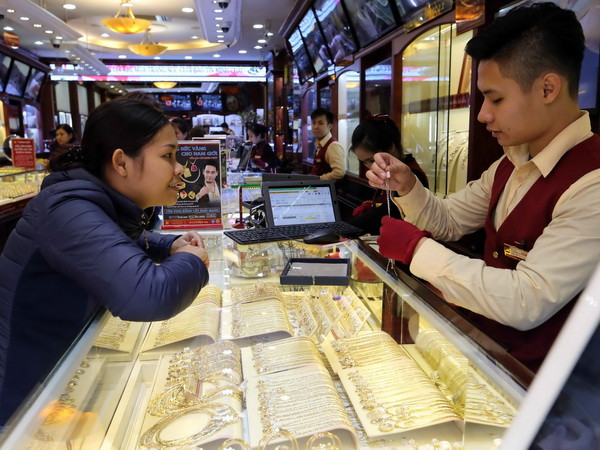 Thị trường vàng trong nước tuần qua diễn biến trầm lắng ảnh 1