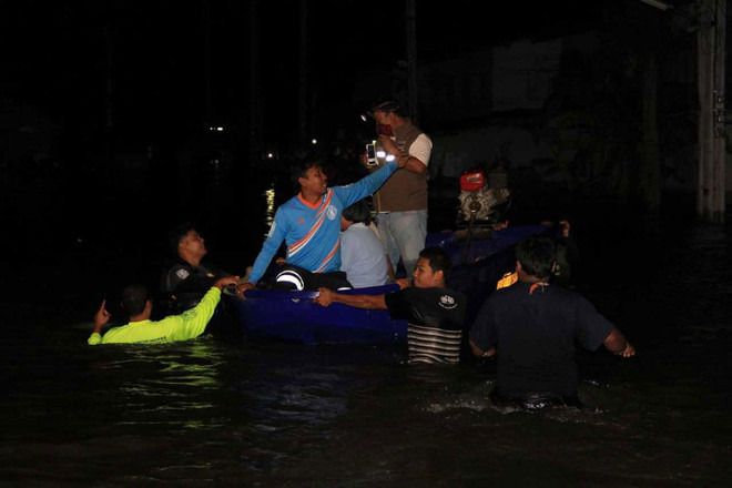 Thời tiết cực đoan gây mưa lớn và lũ lụt ở Thái Lan và Trung Quốc ảnh 1