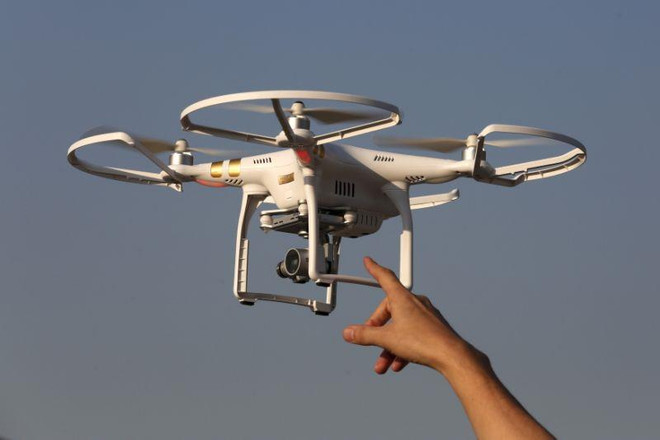 Singapore xét xử 2 người bay flycam trái phép gần căn cứ quân sự ảnh 1