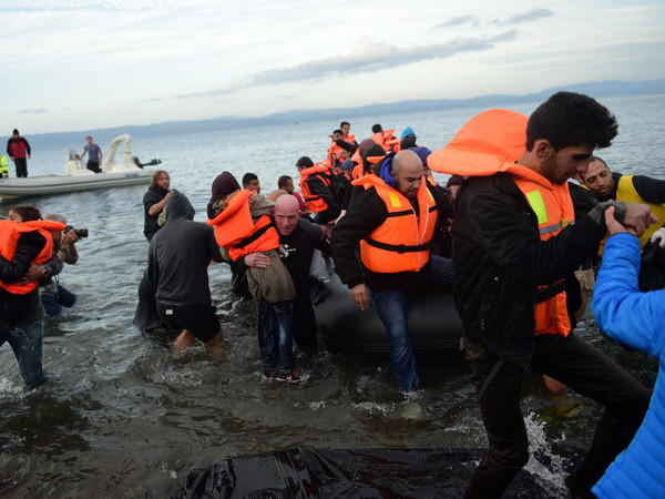 Hy Lạp "làm ngơ" cho nghi can khủng bố trà trộn vào người tị nạn ảnh 1