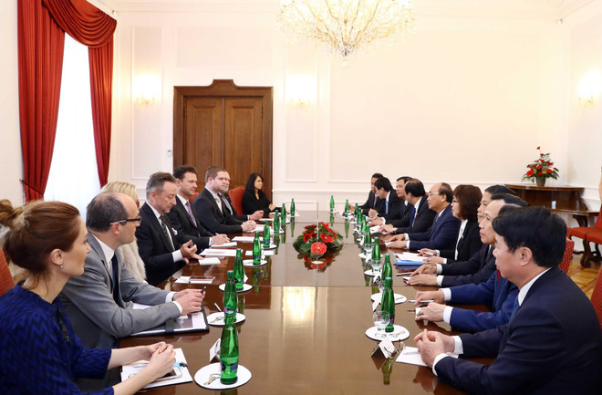 Thủ tướng Nguyễn Xuân Phúc gặp Chủ tịch Hạ viện Cộng hòa Séc ảnh 1