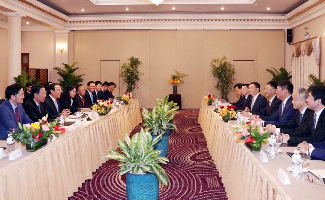 Quang cảnh buổi tiếp. (Ảnh: Xuân Khu/TTXVN) ttxvn_lanh_dao_thanh_pho_ho_chi_minh_tiep_bi_thu_dang_uy_khu_tu_tri_dan_toc_choang_quang_tay_2708-2.jpg