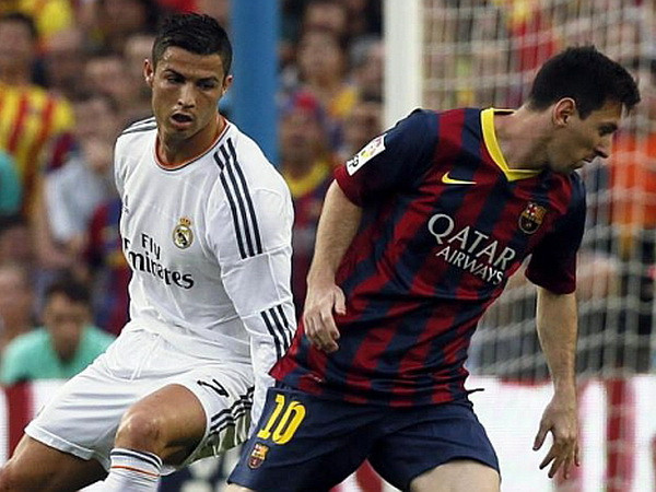 FIFA "dìm hàng" Ronaldo trước Messi trong cuộc đua QBV ảnh 1