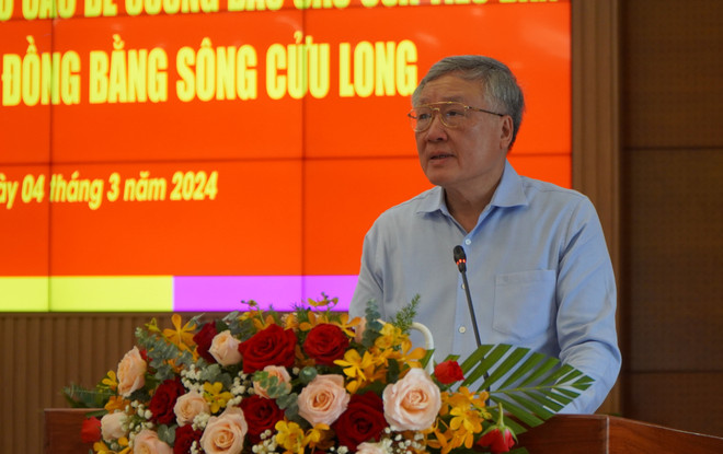 Ông Nguyễn Hòa Bình, Ủy viên Bộ Chính trị, Bí thư Trung ương Đảng, Chánh án Tòa án Nhân dân tối cao, thành viên Tiểu ban Điều lệ Đảng phát biểu trong hội nghị. (Ảnh: Nhựt An/TTXVN) TTXVN_0403Dongthap2.jpg