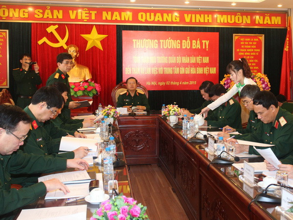 Tổng Tham mưu trưởng làm việc tại Trung tâm Gìn giữ hòa bình ảnh 1