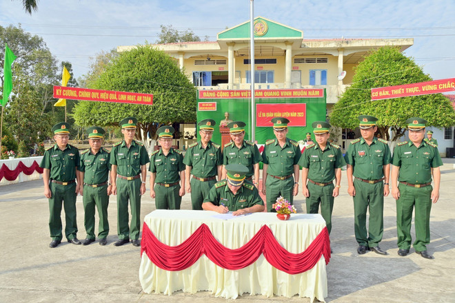 Kiên Giang: Phối hợp xử lý tình huống, bảo đảm an ninh biên giới ảnh 2